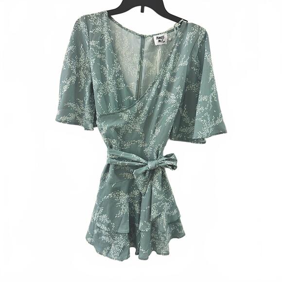 NWT Princess Polly ‘Louie’ Sage Green Floral Tie Waist Ruffle Romper- Size 8 - Picture 2 of 7